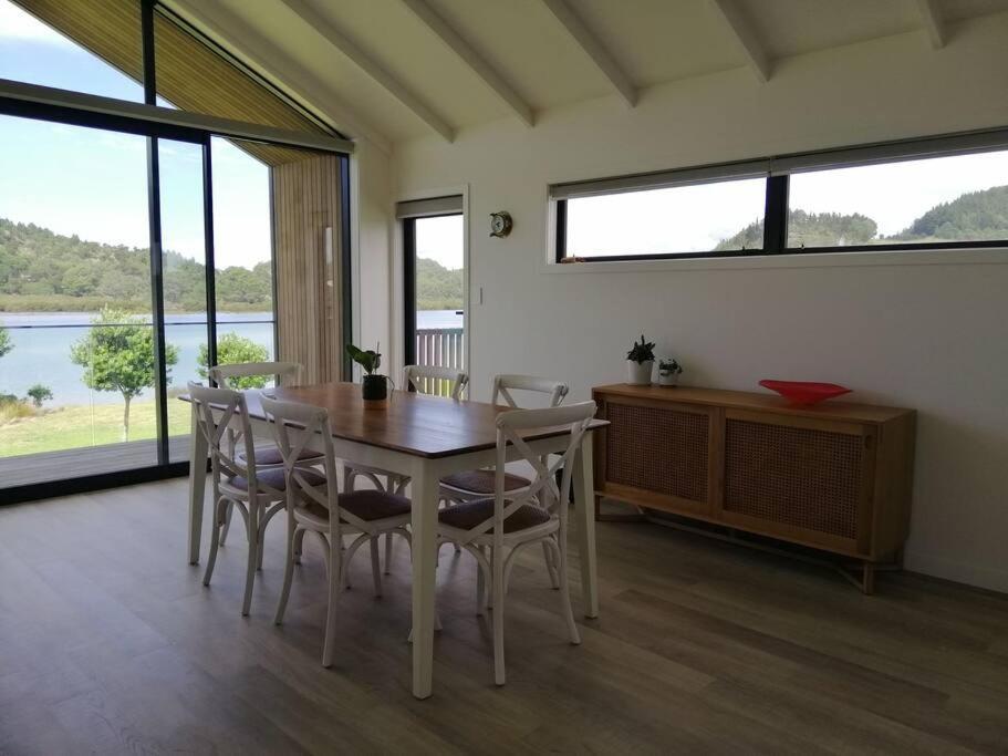 Purangi Waterfront Retreat - 2 Bedroom Cooks Beach Luaran gambar