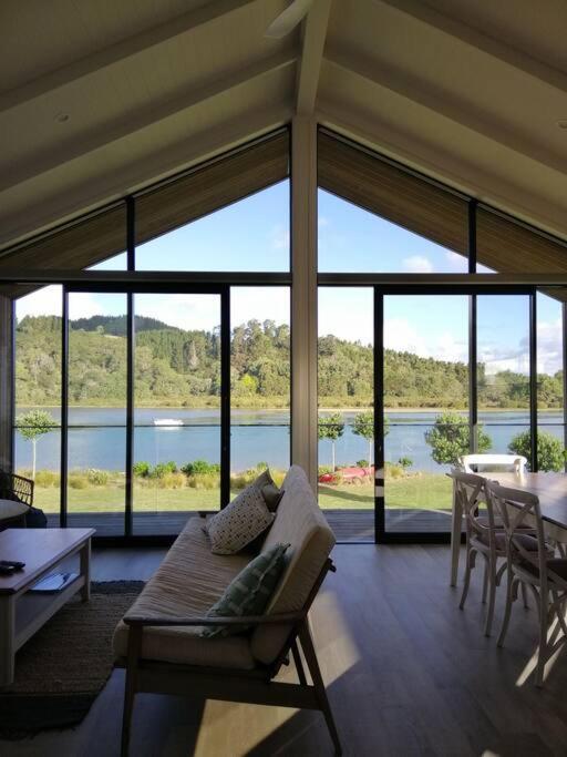 Purangi Waterfront Retreat - 2 Bedroom Cooks Beach Luaran gambar