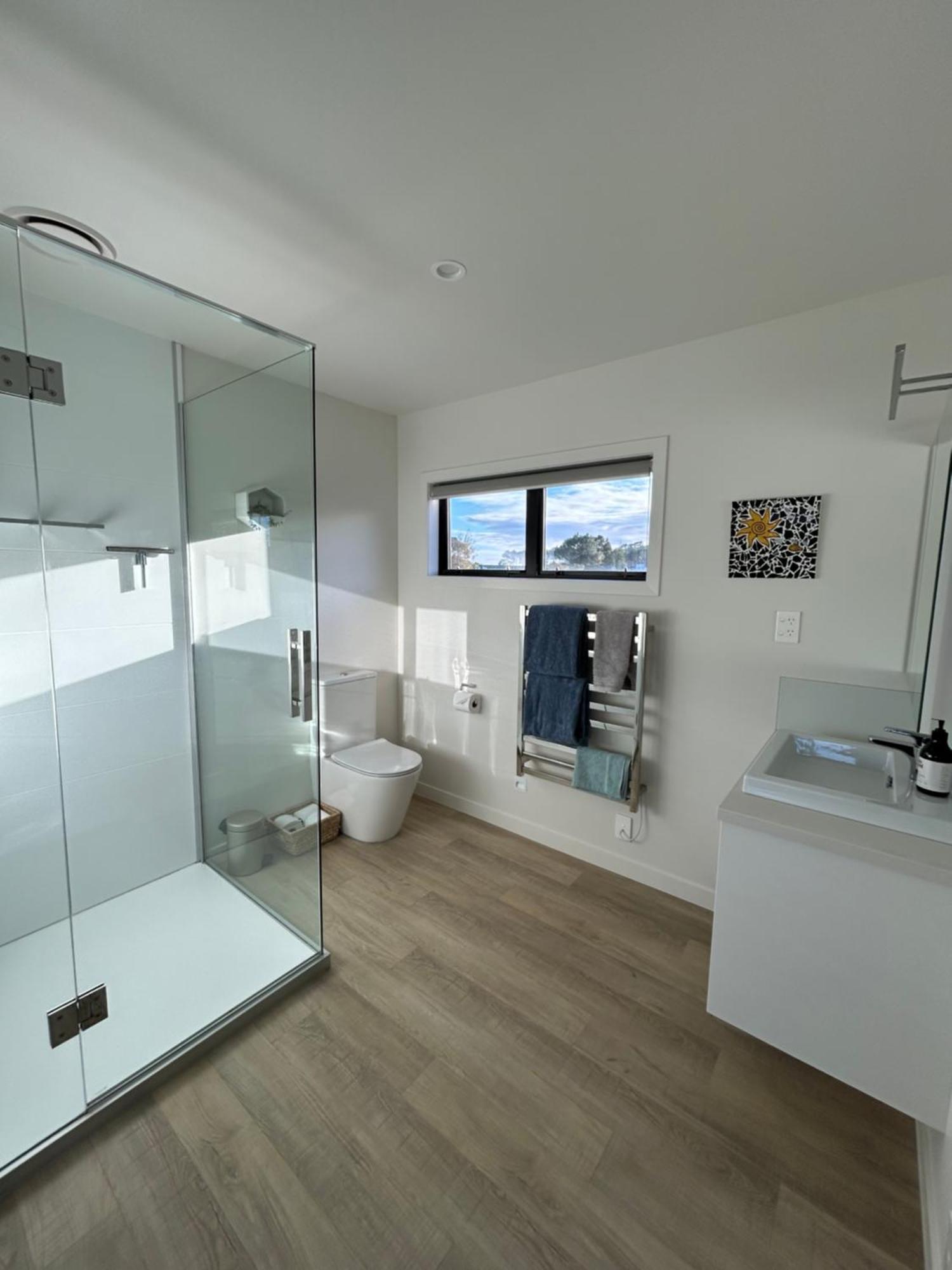 Purangi Waterfront Retreat - 2 Bedroom Cooks Beach Luaran gambar